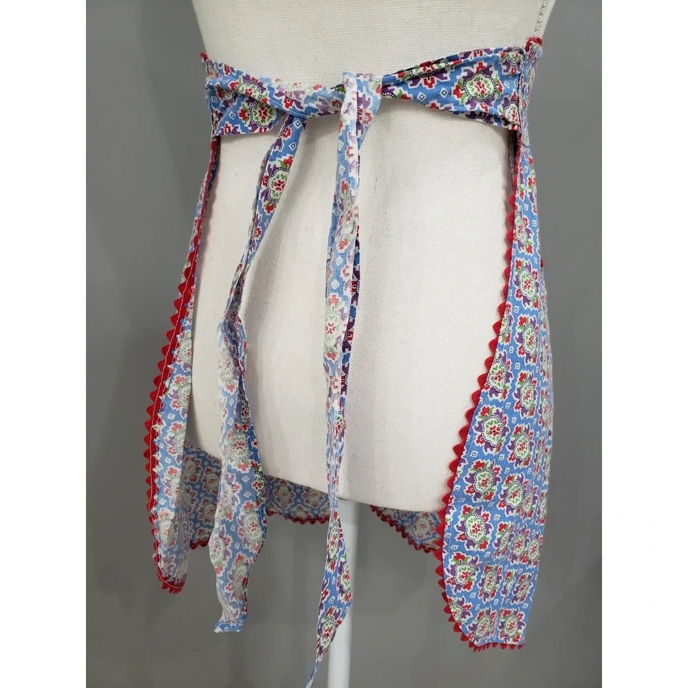 handmade Vintage Apron mod 70s floral grandma kitchen baker Mcm Mom Cottagecore